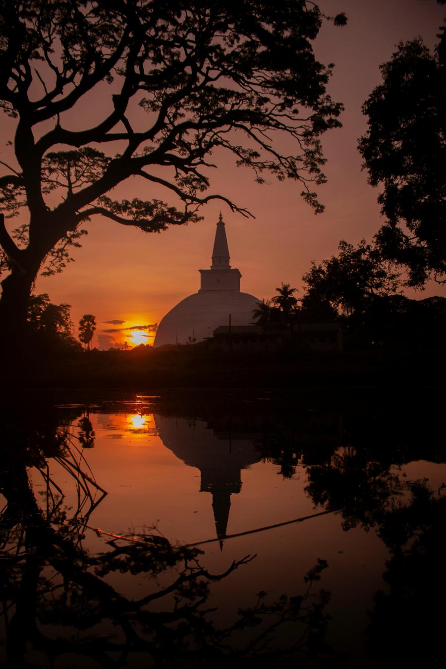 Blick auf die Stupa in Sri Lanka